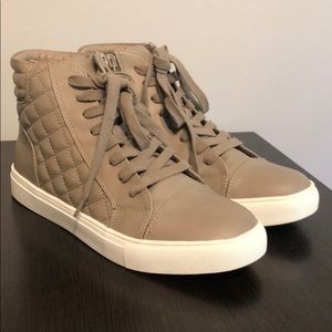 Steve Madden Demorah High Tops - like NEW